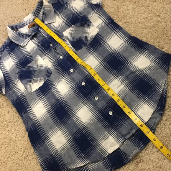 JACHS Girlfriend Blue & White Plaid Rolled Cuff Button Down Rayon Shirt - Picture 14 of 15